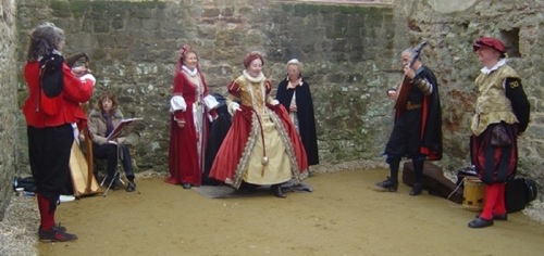 Queen Elizabeth I at the opening of Cowdray Ruins